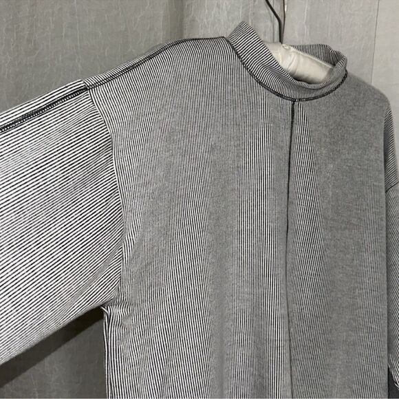 Urban Romantics L Mock Neck Silver Gray Cozy Comfy Long Sleeve Boxy Fit Top - Picture 7 of 11